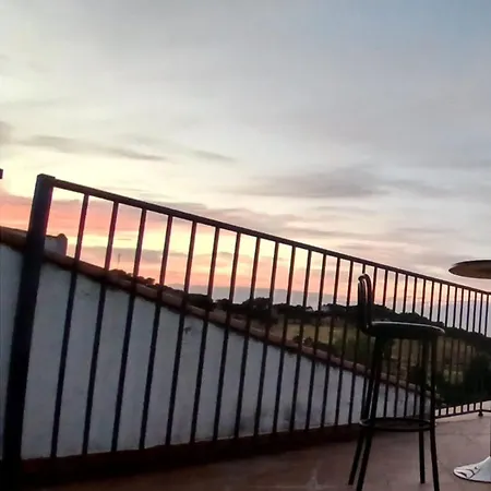 Holiday home Casamanuelamonesterio *